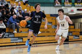 West Boys Basketball Remains Undefeated in Region Play